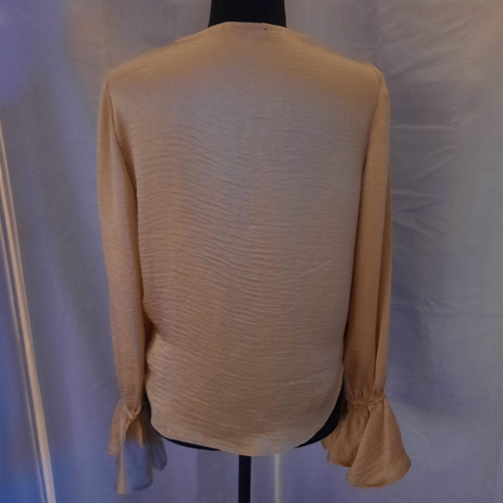 Steve Madden Faux Wrap Blouse Sz Medium Champagne Beige Cream Satin Look V Neck - Picture 4 of 10